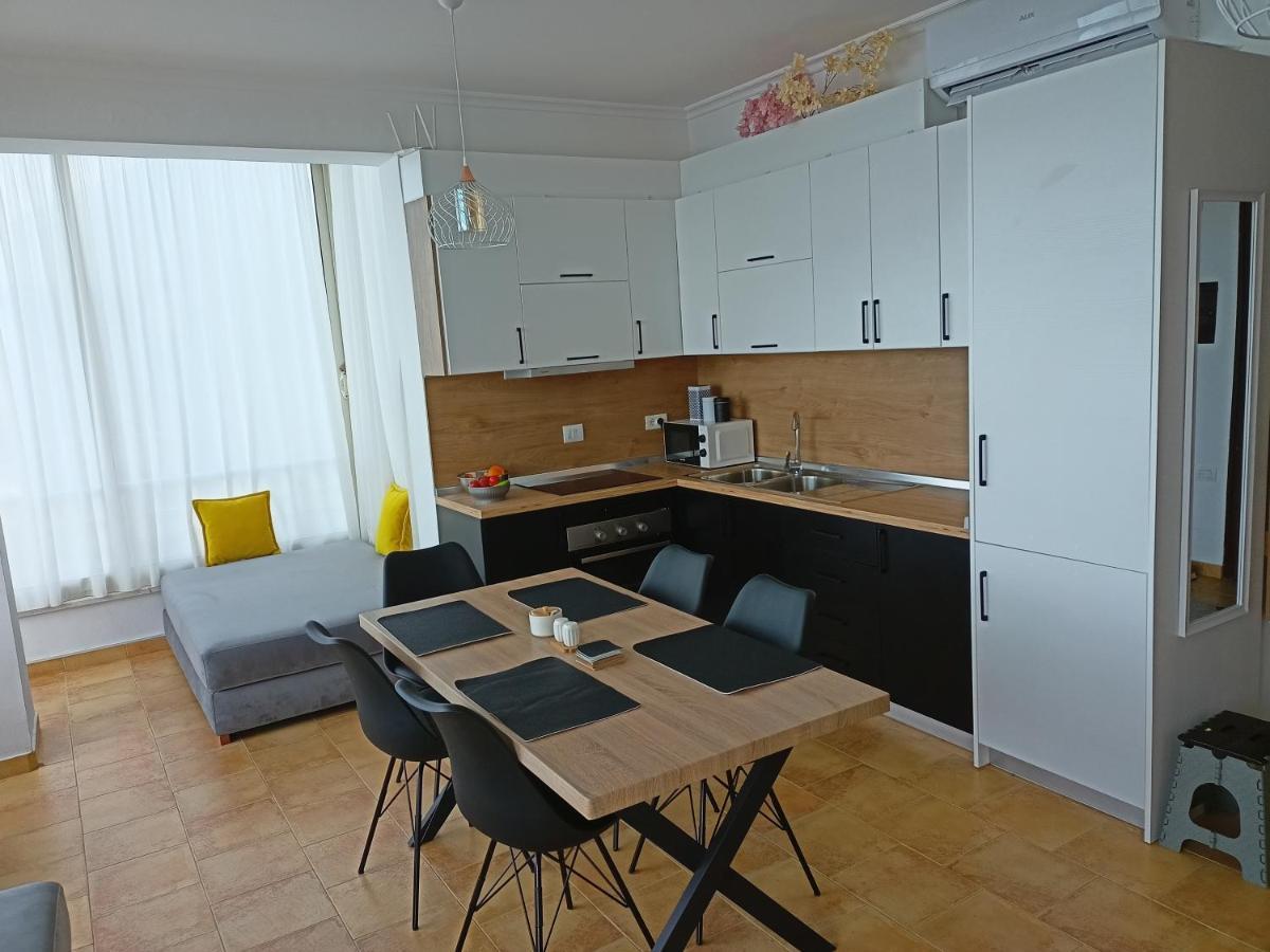 Apartman Dagmar Durres Bagian luar foto